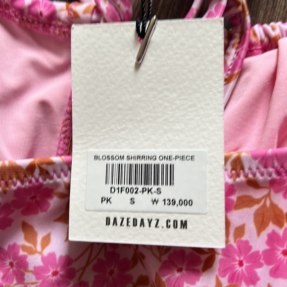 Blossom Shirring One Piece - Picture 4 of 4